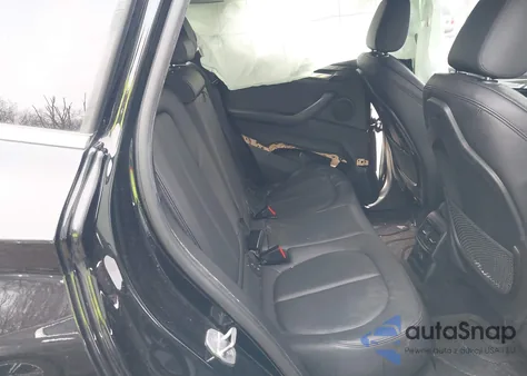 2018 BMW X1 xDrive28I z USA, uszkodzony, nr VIN WBXHT3C35J5K30089